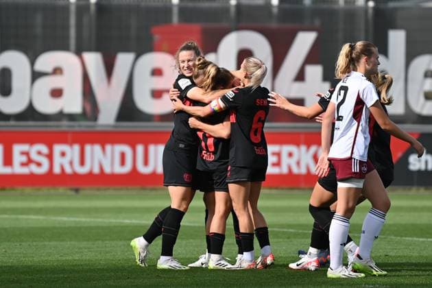 Jubel, Freuen, celebrate, happy, cheer , Goal Celebration Bayer 04 Leverkusen Frauen 1:0, 30.09.2023, Leverkusen (Deutschland), Fussball,google Pixel Frauenbundesliga - bayer 04 Leverkusen - 1.FC Nürnberg, DFB DFL REGULATIONS PROHIBIT ANY USE OF PHOTOGRAPHS AS IMAGE SEQUENCES AND OR QUASI-VIDEO.