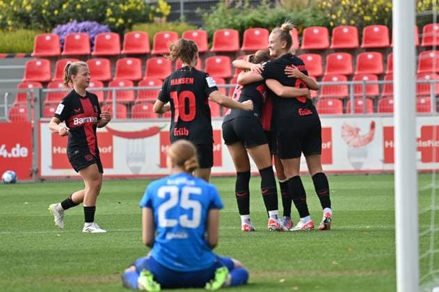 Jubel, Freuen, celebrate, happy, cheer , Goal Celebration Bayer 04 Leverkusen Frauen 5:0, 30.09.2023, Leverkusen (Deutschland), Fussball,google Pixel Frauenbundesliga - bayer 04 Leverkusen - 1.FC Nürnberg, DFB DFL REGULATIONS PROHIBIT ANY USE OF PHOTOGRAPHS AS IMAGE SEQUENCES AND OR QUASI-VIDEO.