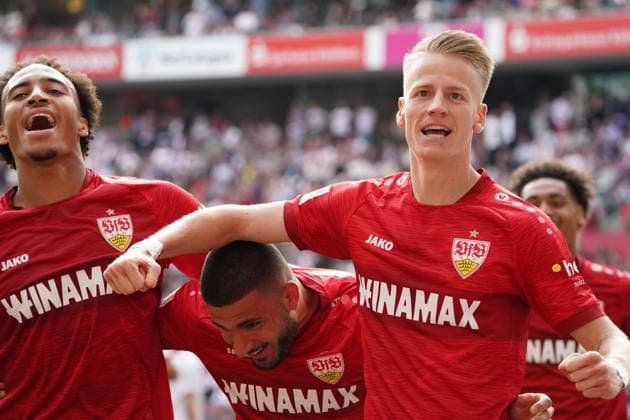 Fussball, 1.BL Saison 2023 2024, 1.FC Köln- VfB Stuttgart, 30.09.2023, Rheinenergiestadion Köln, Jamie leweling, Deniz Undav Chris Führich, alle VfB Stuttgart,Torjubeln,