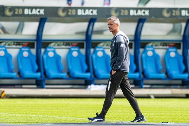 Rostock, Deutschland 30. September 2023: 2. BL - 2023 2024 - FC Hansa Rostock vs. Eintracht Braunschweig Im Bild: Trainer Jens Härtel Haertel (Eintracht Braunschweig) DFL regulations prohibit any use of photographs as image sequences and or quasi-video. Copyright: xFotostandx xVoelkerx