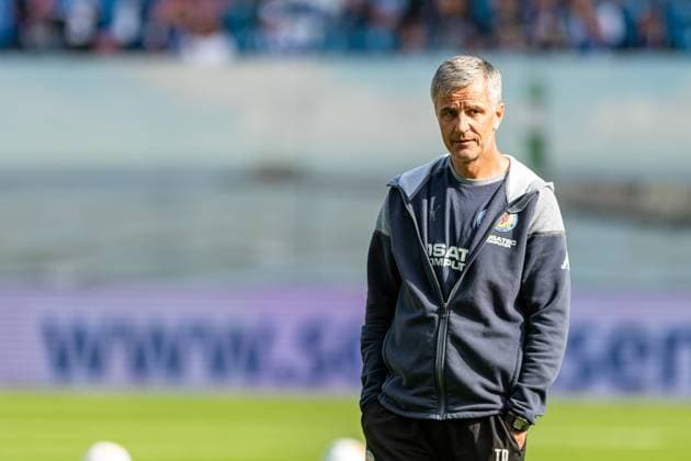 Rostock, Deutschland 30. September 2023: 2. BL - 2023 2024 - FC Hansa Rostock vs. Eintracht Braunschweig Im Bild: Trainer Jens Härtel Haertel (Eintracht Braunschweig) DFL regulations prohibit any use of photographs as image sequences and or quasi-video. Copyright: xFotostandx xVoelkerx