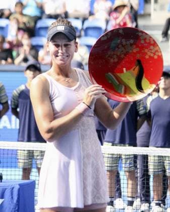 Tennis: Toray Pan Pacific Open Russian Veronika Kudermetova poses with her champion trophy after winning the women s singles final at the Toray Pan Pacific Open tennis tournament on Oct. 1, 2023, at Ariake Coliseum in Tokyo.  A14AA0001958621P