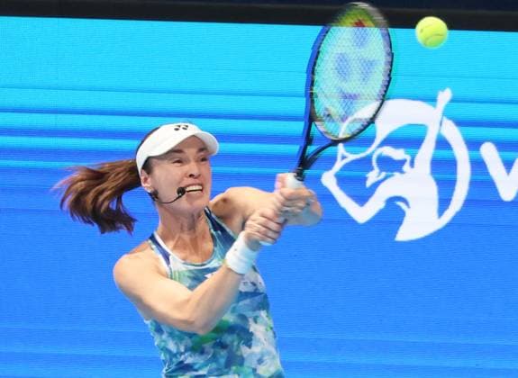 October 1, 2023, Tokyo, Japan - Swiss tennis legend Martina Hingis plays a doubles game for exhibition match after the final of the Toray Pan Pacifc Open tennis tournament at the Ariake Colosseum in Tokyo on Sunday, October 1, 2023. (photo by Yoshio Tsunoda AFLO) Noxthirdxpartyxsales  (231127580)