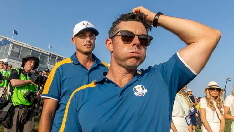 ROM 2023-10-01 Dag 3 Singel Matcher Europa vann över USA i Ryder Cup här är Ludvig Aberg Sverige tillsammanss med Rory McIlroy när vinsten ör ett faktum. Foto Christer Höglund TT kod 40750 Rom Italien GOLF x40750x