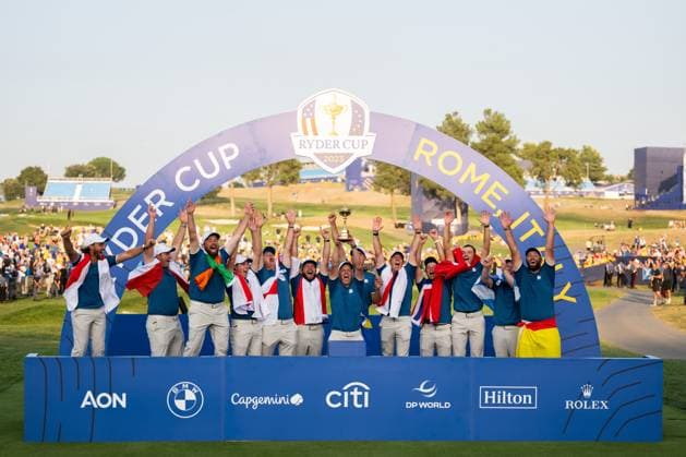 231001 Team Europe celebrates during day three of the Ryder Cup on October 1, 2023 in Rome. Photo: Mathias Bergeld BILDBYRAN kod MB MB0738 golf ryder cup day 3 bbeng celebration jubel Copyright: MATHIASxBERGELD BB231001MB033