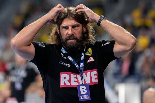Sebastian Hinze (Trainer, Cheftrainer, RNL), Einzelbild, Einzelfoto, Aktion, Action, enttäuscht schauend, Enttäuschung, Frustration, disappointed, pessimistisch, 01.10.2023, Mannheim (Deutschland), Handball, Bundesliga, Rhein-Neckar Löwen - TVB Stuttgart