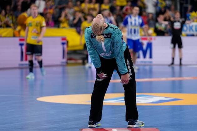 Mikael Alf Appelgren (Torwart, RNL, 1), Spieler der Rhein-Neckar-Löwen, Jubel nach dem Schlusspfiff, Freude über den Sieg, Sieger, Gewinner, jubelt, jubeln, fröhlich, optimistisch, Highlight, Action, Aktion, 01.10.2023, Mannheim (Deutschland), Handball, Bundesliga, Rhein-Neckar Löwen - TVB Stuttgart