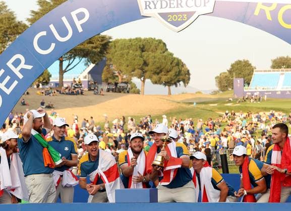 GOLF - Ryder Cup 2023 ROME,ITALY,01.OCT.23 - GOLF - Ryder Cup, Marco Simone Golf and Country Club. Image shows Shane Lowry (IRL EUR), Matt Fitzpatrick (ENG EUR), Justin Rose (ENG EUR), Tyrell Hatton (ENG EUR) and Sepp Straka (AUT EUR).  GEPAxpictures xHansxOberlaender