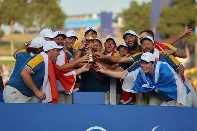 Golf match - Ryder Cup 2023 Rome, Italy 01.10.2023: Award ceremony, Europe team win trophy after singles matches RYDER CUP 2023 at Marco Simone Golf Country Club di Guidonia Montecelio, Roma Rome Italy  Copyright: xIPAxSport ABACAx BRIPASport20231002_436 IPAxSport ABACAx BRIPASport20231002_436
