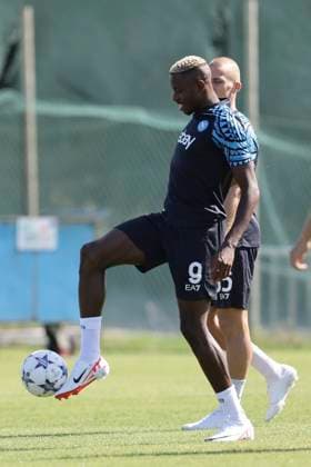 Italy: training session SSC Napoli SSC Napoli s Nigerian forward Victor Osimhen controls the ball during training ahead of the UEFA Champions League match against Real Madrid at the Konami Center on 02 October 2023, in Castel Volturno, Italy. ABPH8905 Copyright: xAntonioxBalascox