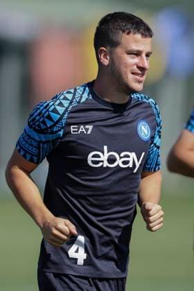 Italy: training session SSC Napoli SSC Napoli s German midfielder Diego Demme looks during training ahead of the UEFA Champions League match against Real Madrid at the Konami Center on 02 October 2023, in Castel Volturno, Italy. ABPH8959 Copyright: xAntonioxBalascox