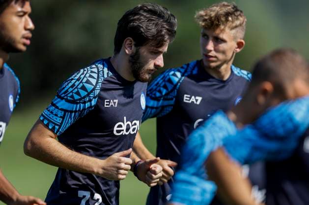 Italy: training session SSC Napoli SSC Napoli™s forward Khvicha Kvaratskhelia looks during training ahead of the UEFA Champions League match against Real Madrid at the Konami Center on 02 October 2023, in Castel Volturno, Italy. ABPH8967 Copyright: xAntonioxBalascox