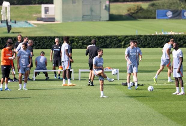 October 2, 2023, MILAN, ITALY: Fc Inter™s players perform during the training session in Suning Sporting Center, northern Italy, 2 October 2023. Inter will face Benfica in a UEFA Champions League group D stage soccer match on 3 October. .ANSA MATTEO BAZZI Soccer: Champions League; Fc Inter vs Benfica  - ZUMAa110 20231002_zaf_a110_030 Copyright: xMatteoxBazzix