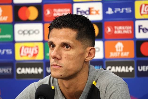 Florian SOTOCA (RC Lens) lors de la confÃ rence de presse d avant-match de Ligue des Champions entre le RC Lens et Arsenal, stade Bollaert-Delelis, le 2 octobre 2023 FOOTBALL : RC LENS vs ARSENAL - LIGUE DES CHAMPIONS - CONFERENCE PRESSE AVANT-MATCH - 02 10 2023 LaurentSanson Panoramic 
