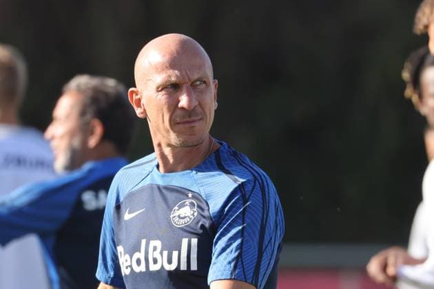 SOCCER - UEFA CL, RBS vs Sociedad SALZBURG,AUSTRIA,02.OCT.23 - SOCCER - UEFA Champions League, group stage, Red Bull Salzburg vs Real Sociedad, preview, training RBS. Image shows head coach Gerhard Struber (RBS).  GEPAxpictures xMathiasxMandl