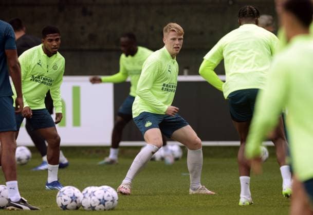 EINDHOVEN - Jerdy Schouten of PSV during a PSV Eindhoven training session in the run-up to the Champions League match against Sevilla FC at PSV Campus de Herdgang on October 2, 2023 in Eindhoven, the Netherlands. ANP JEROEN PUTMANS UEFA Champions League MD-1 2023 2024 xVIxANPxSportx xxANPxIVx 480034920 originalFilename: 480034920.jpg