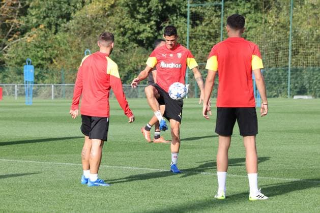 Florian SOTOCA (RC Lens) lors de l entrainement d avant-match de Ligue des Champions entre le RC Lens et Arsenal, le 2 octobre 2023 FOOTBALL : RC LENS vs ARSENAL - LIGUE DES CHAMPIONS - ENTRAINEMENT LENS AVANT-MATCH - 02 10 2023 LaurentSanson Panoramic 