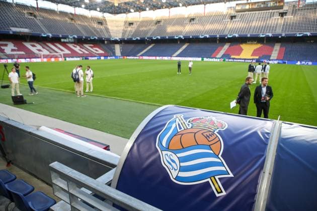 SOCCER - UEFA CL, RBS vs Sociedad SALZBURG,AUSTRIA,02.OCT.23 - SOCCER - UEFA Champions League, group stage, Red Bull Salzburg vs Real Sociedad, preview, pitch inspection Sociedad. Image shows the stadion.  GEPAxpictures xMathiasxMandl