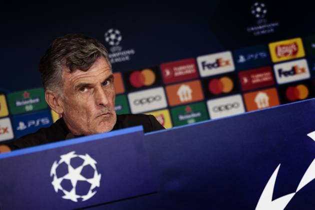 Sport Bilder des Tages EINDHOVEN - Sevilla FC coach Jose Luis Mendilibar during the press conference, PK, Pressekonferenz of Sevilla FC in the run-up to the Champions League match against PSV at the Phillips Stadium on October 2, 2023 in Eindhoven, the Netherlands. ANP JEROEN PUTMANS UEFA Champions League MD-1 2023 2024 xVIxANPxSportx xxANPxIVx 480042791 originalFilename: 480042791.jpg