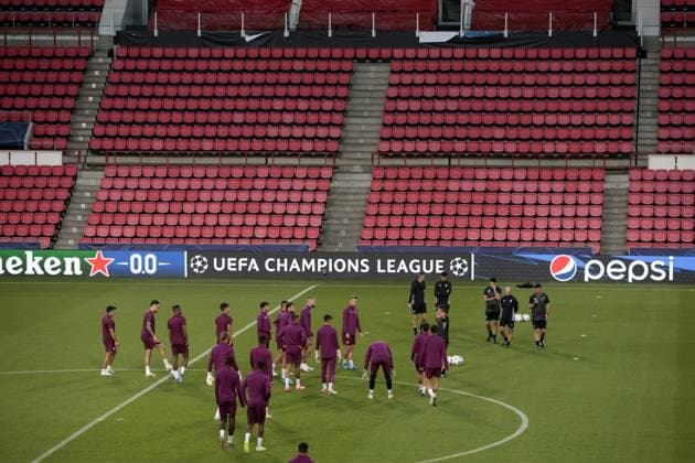 EINDHOVEN - Players of Sivilla FC during a training session of Sevilla FC in the run-up to the Champions League match against PSV at the Phillips Stadium on October 2, 2023 in Eindhoven, the Netherlands. ANP JEROEN PUTMANS UEFA Champions League MD-1 2023 2024 xVIxANPxSportx xxANPxIVx 480044145 originalFilename: 480044145.jpg