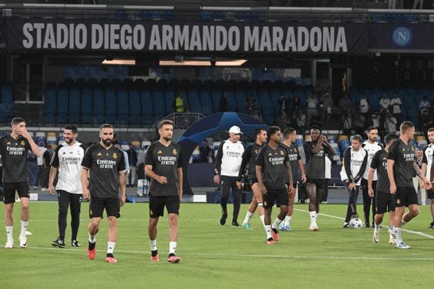 October 2, 2023, NAPOLI: Real Madrid™s Head coach Carlo Ancelotti speaks with team during the training session at Diego Armando Maradona stadium in Naples , Italy 2 october 2023. Real Madrid will face Napoli in their UEFA Champions League Group C soccer match on 3 october 2023 .ANSA CIRO FUSCO UEFA Champions League - SSC Napoli vs Real Madrid CF  - ZUMAa110 20231002_zaf_a110_057 Copyright: xCiroxFuscox