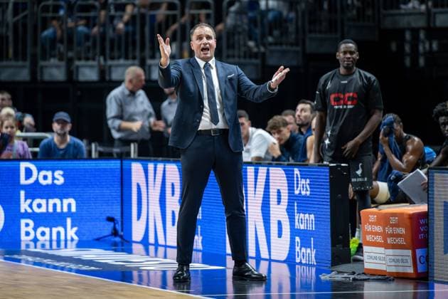 Basketball Berlin 02.10.2023 Saison 2023 2024 1. Bundesliga easyCredit BBL Alba Berlin - HAKRO Merlins Crailsheim Nikola Markovic (Crailsheim, Trainer)