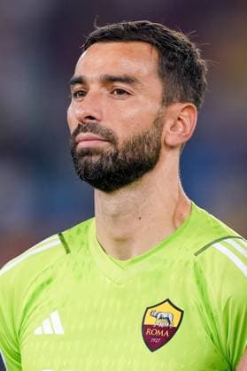 AS Roma v Frosinone Calcio - Serie A Tim Rui Patricio of AS Roma looks on during the Serie A Tim match between AS Roma and Frosinone Calcio at Stadio Olimpico on October 1, 2023 in Rome, Italy. Rome Stadio Olimpico Rome Italy Copyright: xGiuseppexMaffiax SerieA_Roma_Frosinone_GM_01102023_00129