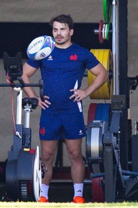 Sport Themen der Woche KW40 Sport Bilder des Tages RWC - Training Session of France Antoine Dupont of France during the training session of Team France at Stade Georges Carcassone on October 2, 2023 in Aix en Provence, France. Photo by Baptiste Paquot ABACAPRESS.COM  Copyright: xPaquotxBaptiste ABACAx 870192_023 PaquotxBaptiste ABACAx 870192_023