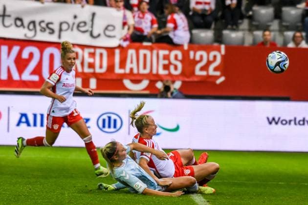Frauenfußball - SCHÜLLER Lea bei dem Google Pixel Frauenfußball-Bundesligaspiel des FC Bayern München gegen den 1. FC Köln am 02.10.2023, Deutschland, Bayern München FC Bayern Campus Bayern Deutschland