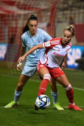 Frauenfußball - PADILLA-BIDAS Natalia und GWINN Giulia bei dem Google Pixel Frauenfußball-Bundesligaspiel des FC Bayern München gegen den 1. FC Köln am 02.10.2023, Deutschland, Bayern München FC Bayern Campus Bayern Deutschland