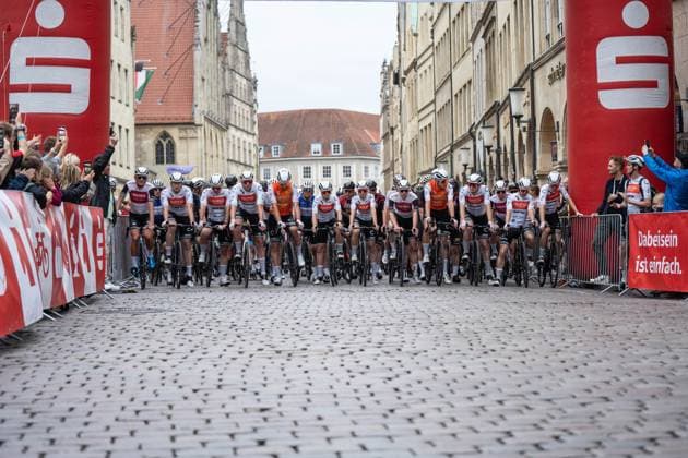 Sport Themen der Woche KW40 Sport Bilder des Tages GER, Sparkassen Münsterland Giro 2023 03.10.2023, , Münster, GER, Sparkassen Münsterland Giro 2023 Im Bild: Start LeezenCup, Cup der Provinzial Versicherung, über 95 Kilometer, *** GER, Sparkassen Münsterland Giro 2023 03 10 2023, , Münster, GER, Sparkassen Münsterland Giro 2023 In the picture Start LeezenCup, Cup of Provinzial Versicherung, over 95 kilometers, nordphotoxGmbHxx xChristianxSchulze nph000300