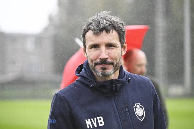 Antwerp s head coach Mark van Bommel pictured during a training session of Belgian soccer team Royal Antwerp FC, on Tuesday 03 October 2023 in Antwerp. The team is preparing for tomorrow s game against Ukrainian club Shakhtar Donetsk, on day two of the Champions League group stage, in the group H. TOM GOYVAERTS TomxGoyvaerts  x76097576x