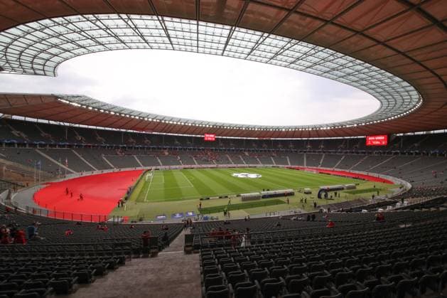 03.10.2023, xtgx, Fussball, UEFA Champions League, 1.FC Union Berlin - Sporting Braga emspor, v.l. Symbolfoto, Symbolbild, Champions League im Olympiastadion, Union Berlin, das Stadion wurde in den Vereinsfarben umgewandelt (DFL DFB REGULATIONS PROHIBIT ANY USE OF PHOTOGRAPHS as IMAGE SEQUENCES and or QUASI-VIDEO) Olympiastadion