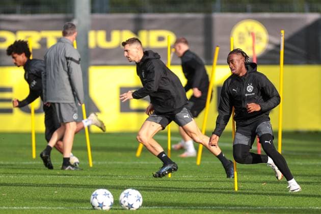 03.10.2023, Fussball, Saison 2023 2024, 1. Bundesliga, Training Borussia Dortmund, v. l. Thomas Meunier (Borussia Dortmund), Jamie Jermaine Bynoe-Gittens (Borussia Dortmund), Dortmund Trainingsgelände BVB NRW Deutschland xRHR-FOTO DEx Copyright: DennisxEwert RHR-FOTOx RHR-FOTO DE