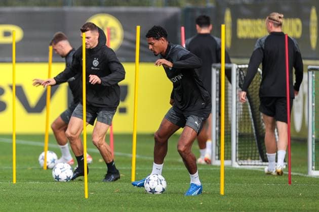 03.10.2023, Fussball, Saison 2023 2024, 1. Bundesliga, Training Borussia Dortmund, v. l. Thomas Meunier (Borussia Dortmund), Sebastien Haller (Borussia Dortmund), Dortmund Trainingsgelände BVB NRW Deutschland xRHR-FOTO DEx Copyright: DennisxEwert RHR-FOTOx RHR-FOTO DE