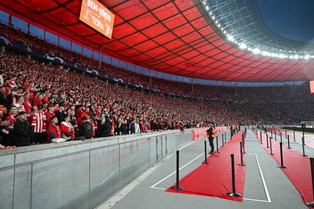 Fussball, Herren, Saison 2023 2024, UEFA Champions League (Gruppe C, 2. Spieltag), 1. FC Union Berlin - Sporting Braga, v. l. Die Fans von 1. FC Union Berlin , 03.10. 2023, Copyright: xMatthiasxKochx