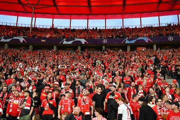 Fussball, Herren, Saison 2023 2024, UEFA Champions League (Gruppe C, 2. Spieltag), 1. FC Union Berlin - Sporting Braga, v. l. Die Fans von 1. FC Union Berlin , 03.10. 2023, Copyright: xMatthiasxKochx