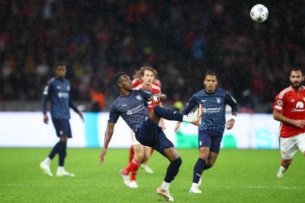 03.10.2023, xtgx, Fussball, UEFA Champions League, 1.FC Union Berlin - Sporting Braga emspor, v.l. Christian Borja (Braga, 26) am Ball, plays the ball (DFL DFB REGULATIONS PROHIBIT ANY USE OF PHOTOGRAPHS as IMAGE SEQUENCES and or QUASI-VIDEO) Olympiastadion
