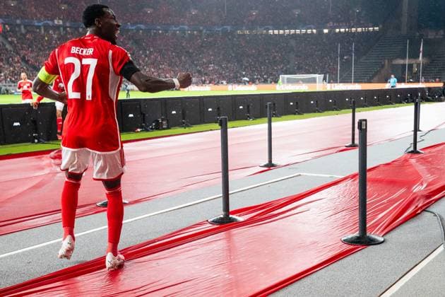 03.10.2023, xfrx, Fussball UEFA Champions League, Union Berlin - Sporting Braga emspor, v.l. Sheraldo Becker (Union Berlin) celebrate the goal,Torjubel zum 2:0 (DFL DFB REGULATIONS PROHIBIT ANY USE OF PHOTOGRAPHS as IMAGE SEQUENCES and or QUASI-VIDEO) Berlin
