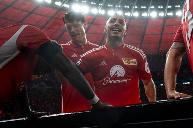 03.10.2023, xfrx, Fussball UEFA Champions League, Union Berlin - Sporting Braga emspor, v.l. Sheraldo Becker (Union Berlin),Kevin Behrens (Union Berlin),Josip Juranovic (Union Berlin) celebrate the goal,Torjubel zum 2:0 (DFL DFB REGULATIONS PROHIBIT ANY USE OF PHOTOGRAPHS as IMAGE SEQUENCES and or QUASI-VIDEO) Berlin
