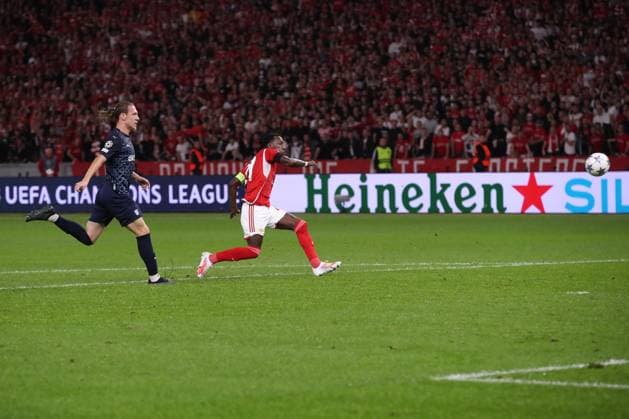 03.10.2023, xtgx, Fussball, UEFA Champions League, 1.FC Union Berlin - Sporting Braga emspor, v.l. Tor zum 1:0 durch Sheraldo Becker (Union Berlin, 27) (DFL DFB REGULATIONS PROHIBIT ANY USE OF PHOTOGRAPHS as IMAGE SEQUENCES and or QUASI-VIDEO) Olympiastadion