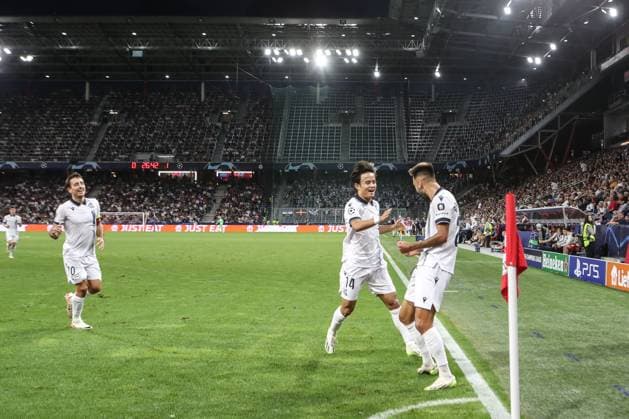 SOCCER - UEFA CL, RBS vs Sociedad SALZBURG,AUSTRIA,03.OCT.23 - SOCCER - UEFA Champions League, group stage, Red Bull Salzburg vs Real Sociedad. Image shows the rejoicing of Takefusa Kubo and Brais Mendez (Sociedad).  GEPAxpictures xMathiasxMandl