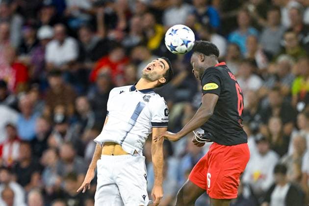 SOCCER - UEFA CL, RBS vs Sociedad iSALZBURG,AUSTRIA,03.OCT.23 - SOCCER - UEFA Champions League, group stage, Red Bull Salzburg vs Real Sociedad. Image shows Mikel Merino (Sociedad) and Samson Baidoo (Salzburg).  GEPAxpictures xDanielxSchoenherr