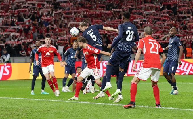 Kevin Behrens, Serdar Saatci Zweikampf Spielszene Aktion Fußball Fussball UEFA Champions League UCL Herren 2.Spieltag Saison 2023 2024 03.10.2023 1.FC Union Berlin FCU vs SC Braga Olympiastadion DFL regulations prohibit any use of photographs as image sequences and or quasi-video