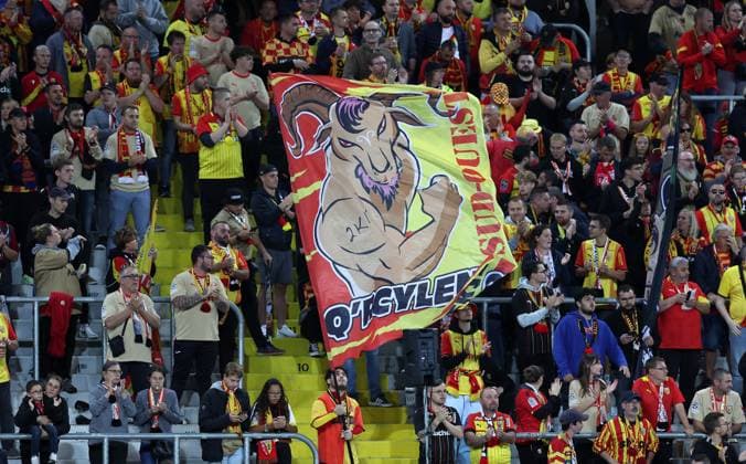 Lens, France, 3rd October 2023. RC Lens fans during the UEFA Champions League match at the Estadio Bollaert Delelis, Lens. Picture credit should read: David Klein Sportimage EDITORIAL USE ONLY. No use with unauthorised audio, video, data, fixture lists, club league logos or live services. Online in-match use limited to 120 images, no video emulation. No use in betting, games or single club league player publications. SPI-2623-0004