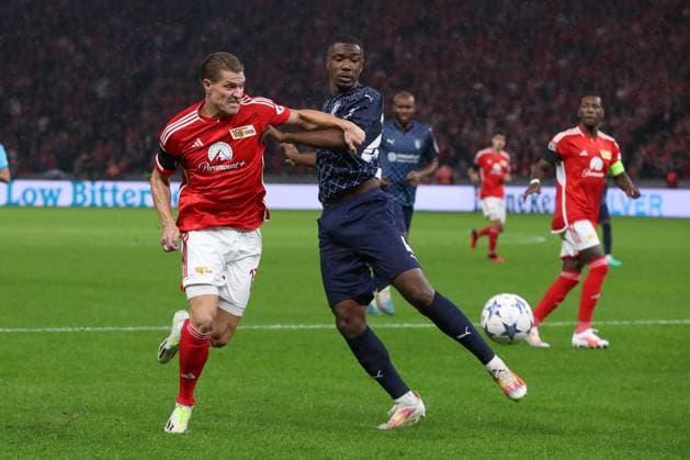 03.10.2023, xtgx, Fussball, UEFA Champions League, 1.FC Union Berlin - Sporting Braga emspor, v.l. Kevin Behrens (Union Berlin, 17), Sikou Niakate (Braga, 4) Zweikampf, Duell, Kampf, tackle (DFL DFB REGULATIONS PROHIBIT ANY USE OF PHOTOGRAPHS as IMAGE SEQUENCES and or QUASI-VIDEO) Olympiastadion