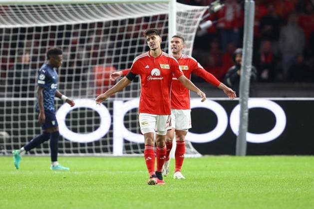 03.10.2023, xtgx, Fussball, UEFA Champions League, 1.FC Union Berlin - Sporting Braga emspor, v.l. Union Berlin enttaeuscht, schaut enttaeuscht, niedergeschlagen, disappointed (DFL DFB REGULATIONS PROHIBIT ANY USE OF PHOTOGRAPHS as IMAGE SEQUENCES and or QUASI-VIDEO) Olympiastadion