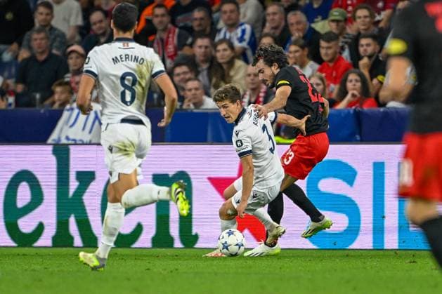 SOCCER - UEFA CL, RBS vs Sociedad iSALZBURG,AUSTRIA,03.OCT.23 - SOCCER - UEFA Champions League, group stage, Red Bull Salzburg vs Real Sociedad. Image shows Aihen Munoz (Sociedad) and Roko Simic (Salzburg).  GEPAxpictures xDanielxSchoenherr