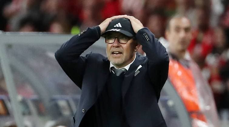 Trainer Urs Fischer enttäuscht nach vergebener Torchance Enttäuschung Fußball Fussball UEFA Champions League UCL Herren 2.Spieltag Saison 2023 2024 03.10.2023 1.FC Union Berlin FCU vs SC Braga Olympiastadion DFL regulations prohibit any use of photographs as image sequences and or quasi-video