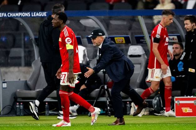 03.10.2023, xfrx, Fussball UEFA Champions League, Union Berlin - Sporting Braga emspor, v.l. Sheraldo Becker (Union Berlin),Trainer Urs Fischer (Union Berlin) (DFL DFB REGULATIONS PROHIBIT ANY USE OF PHOTOGRAPHS as IMAGE SEQUENCES and or QUASI-VIDEO) Berlin